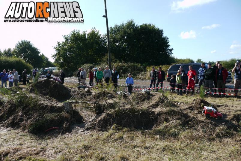 24 Heures de Chevannes. compétition de scale radiocommandés organisée les 14 et 15 septembre derniers sur le circuit éphémère de Chevannes. voitures radiocommandées électriques. modélisme auto r/c.