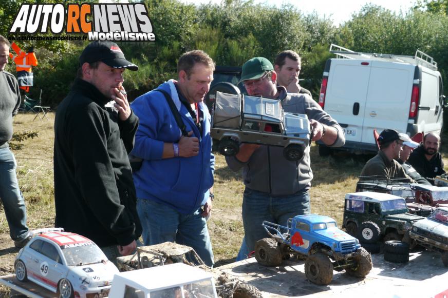 24 Heures de Chevannes. compétition de scale radiocommandés organisée les 14 et 15 septembre derniers sur le circuit éphémère de Chevannes. voitures radiocommandées électriques. modélisme auto r/c.