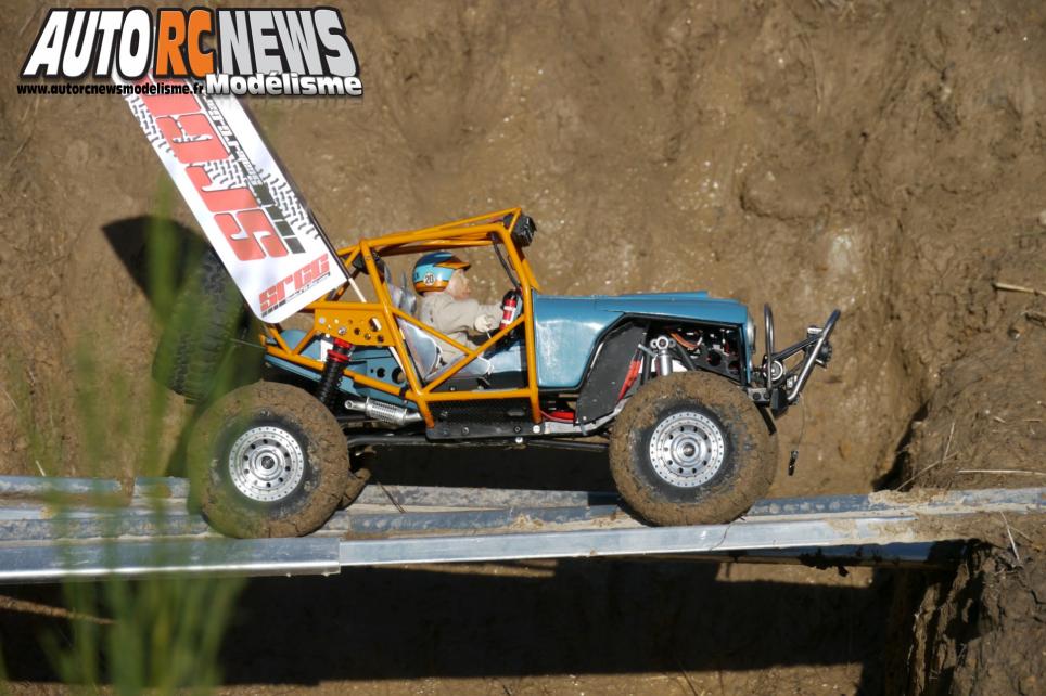 24 Heures de Chevannes. compétition de scale radiocommandés organisée les 14 et 15 septembre derniers sur le circuit éphémère de Chevannes. voitures radiocommandées électriques. modélisme auto r/c.