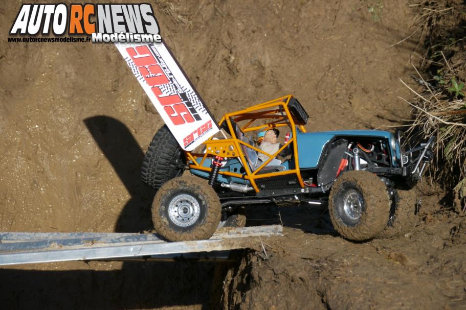 24 Heures de Chevannes. compétition de scale radiocommandés organisée les 14 et 15 septembre derniers sur le circuit éphémère de Chevannes. voitures radiocommandées électriques. modélisme auto r/c.