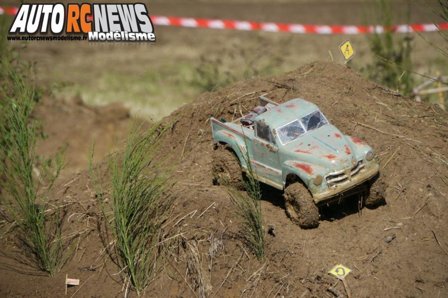 24 Heures de Chevannes. compétition de scale radiocommandés organisée les 14 et 15 septembre derniers sur le circuit éphémère de Chevannes. voitures radiocommandées électriques. modélisme auto r/c.