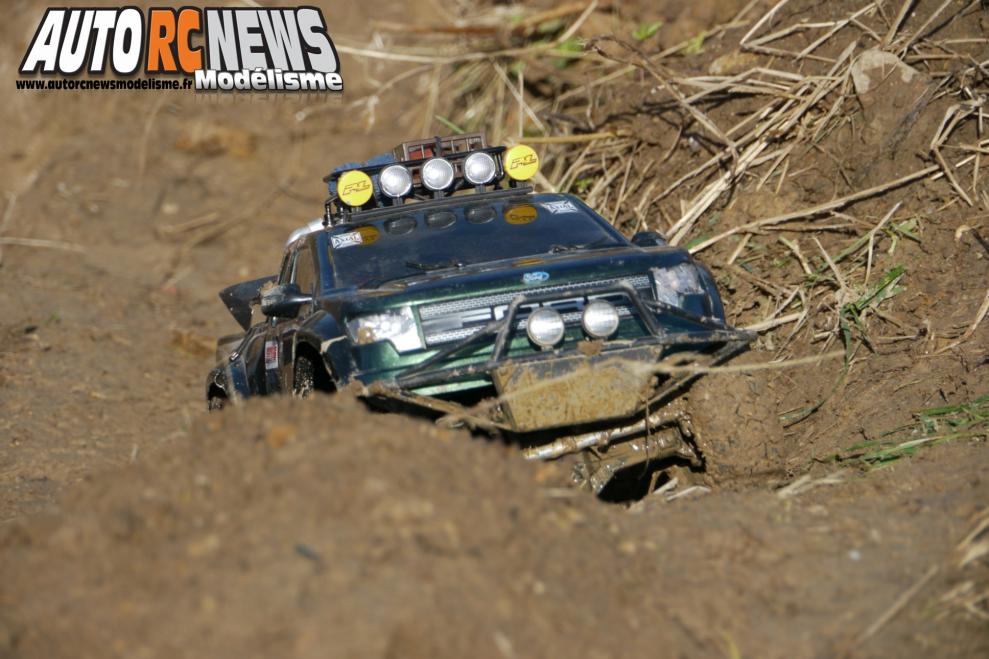 24 Heures de Chevannes. compétition de scale radiocommandés organisée les 14 et 15 septembre derniers sur le circuit éphémère de Chevannes. voitures radiocommandées électriques. modélisme auto r/c.