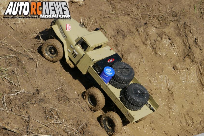 24 Heures de Chevannes. compétition de scale radiocommandés organisée les 14 et 15 septembre derniers sur le circuit éphémère de Chevannes. voitures radiocommandées électriques. modélisme auto r/c.