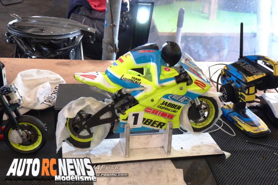rc bike world championship kirchberg 2013. championnat du monde de motos radiocommandées en autriche à kirchberg sur la piste stöhr ring du club modell rennaut de graz. motos radiocommandées.modélisme motos r/c. corentin blaise remporte le championnat du monde 2013 de motos r/c en catégorie nitrobike