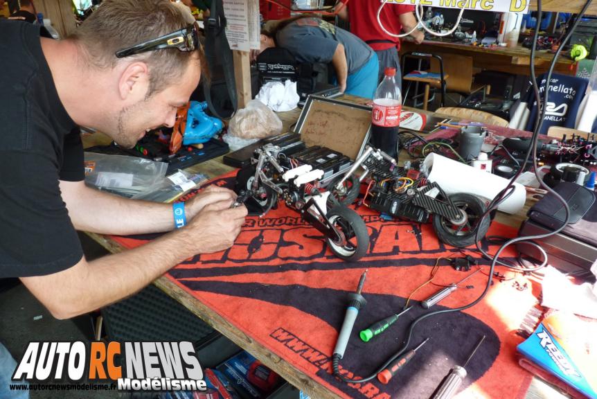 rc bike world championship kirchberg 2013. championnat du monde de motos radiocommandées en autriche à kirchberg sur la piste stöhr ring du club modell rennaut de graz. motos radiocommandées.modélisme motos r/c. corentin blaise remporte le championnat du monde 2013 de motos r/c en catégorie nitrobike