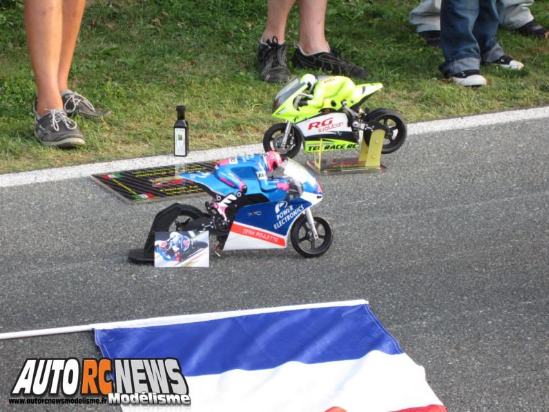 rc bike world championship kirchberg 2013. championnat du monde de motos radiocommandées en autriche à kirchberg sur la piste stöhr ring du club modell rennaut de graz. motos radiocommandées.modélisme motos r/c. corentin blaise remporte le championnat du monde 2013 de motos r/c en catégorie nitrobike