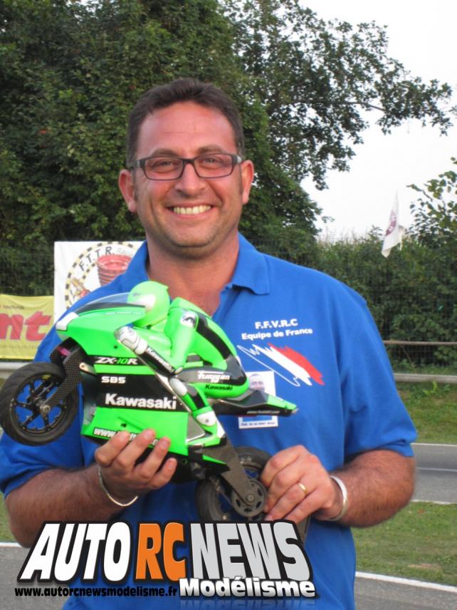 rc bike world championship kirchberg 2013. championnat du monde de motos radiocommandées en autriche à kirchberg sur la piste stöhr ring du club modell rennaut de graz. motos radiocommandées.modélisme motos r/c. corentin blaise remporte le championnat du monde 2013 de motos r/c en catégorie nitrobike