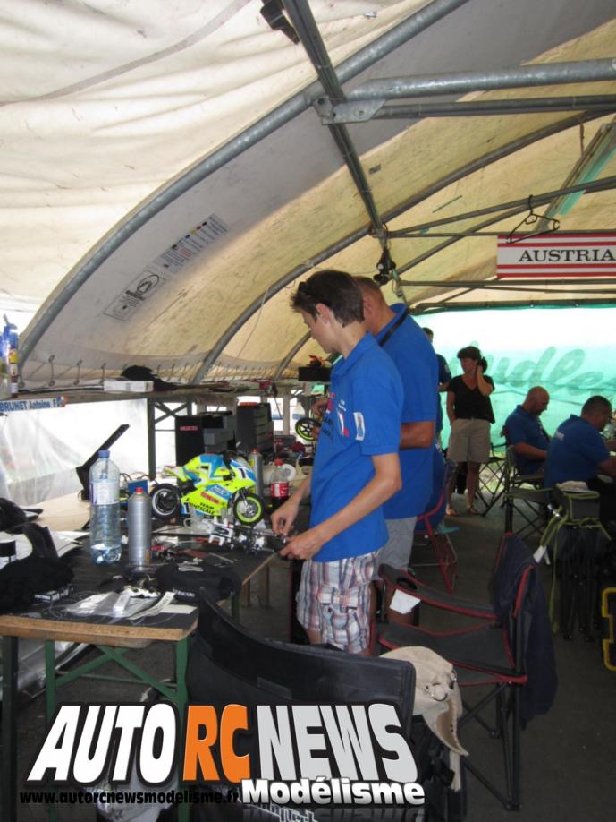 rc bike world championship kirchberg 2013. championnat du monde de motos radiocommandées en autriche à kirchberg sur la piste stöhr ring du club modell rennaut de graz. motos radiocommandées.modélisme motos r/c. corentin blaise remporte le championnat du monde 2013 de motos r/c en catégorie nitrobike
