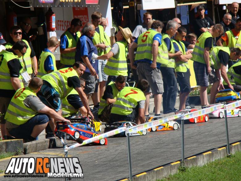 world Ifmar 1/5 Lostallo.championnat du monde de voitures de piste à l'échelle 1/5ème de tourisme sur le circuit Suisse de Lostallo du club mini racing ticino et moesa (mrtm). voitures de modélisme auto radiocommandées. markus feldmann sacré champion du monde ifmar 1/5 2013.