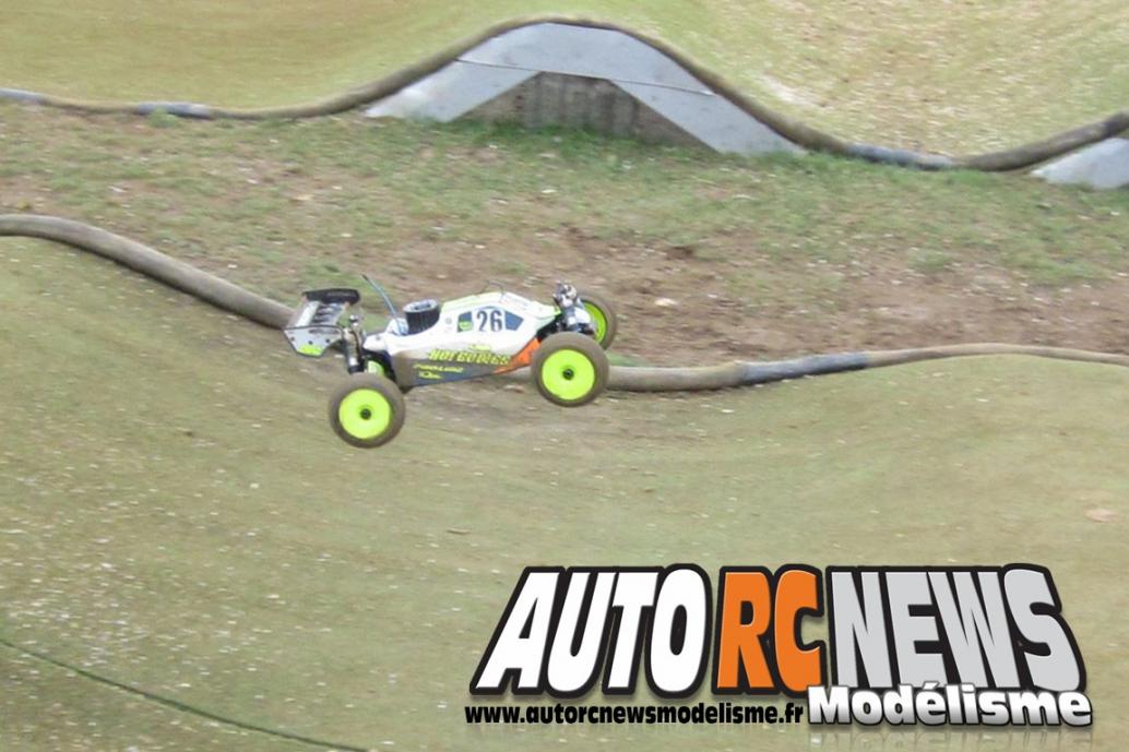 lrp s8 nxr. nouveau TT 1/8ème thermique signé lrp. voiture radiocommandée. modélisme auto r/c.
