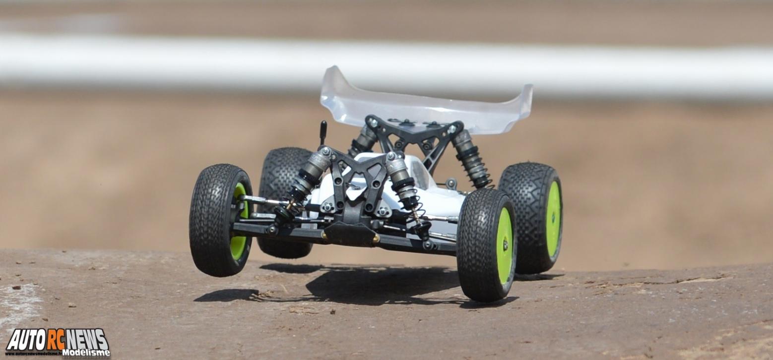 TLR 4WD Buggy. nouveau team losi racing tlr44 en préparation. voiture radiocommandée de compétition pour le modélisme auto. TLR 4WD Buggy. nouveau team losi racing tlr44 en préparation. voiture radiocommandée de compétition pour le modélisme auto.