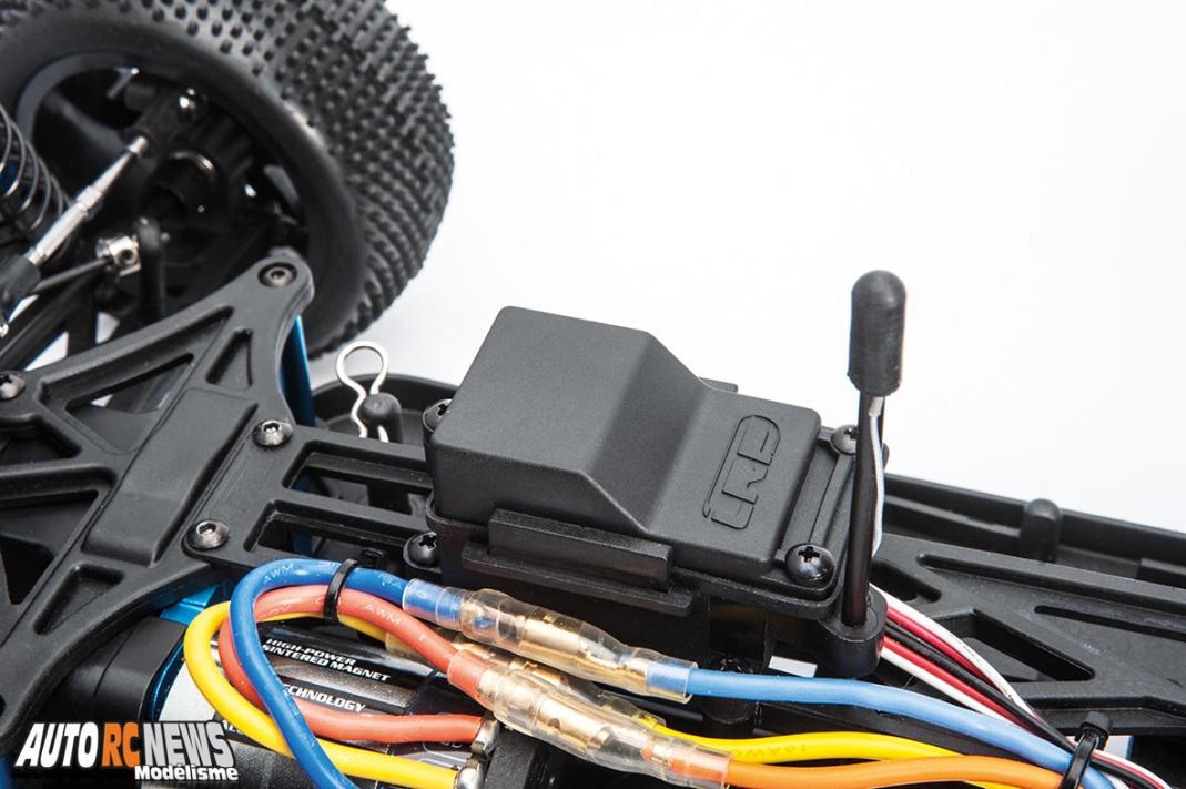 LRP S10 Blast BX2 Brushless. nouvelle version brushless avec moteur lrp vektor k7 de 4300 Kv. voiture 4 wd de modélisme radiocommandée. lrp électronic,lrp r/c.