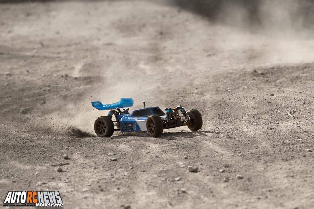 LRP S10 Blast BX2 Brushless. nouvelle version brushless avec moteur lrp vektor k7 de 4300 Kv. voiture 4 wd de modélisme radiocommandée. lrp électronic,lrp r/c.