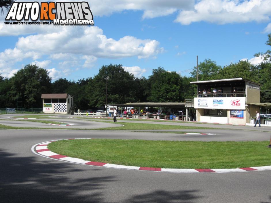 3ème manche de CF moto à Lentilly. course de modélisme de motos radiocommandées, championnat de france sur la piste du RCCL. 3ème manche de CF moto à Lentilly. course de modélisme de motos radiocommandées, championnat de france sur la piste du RCCL.