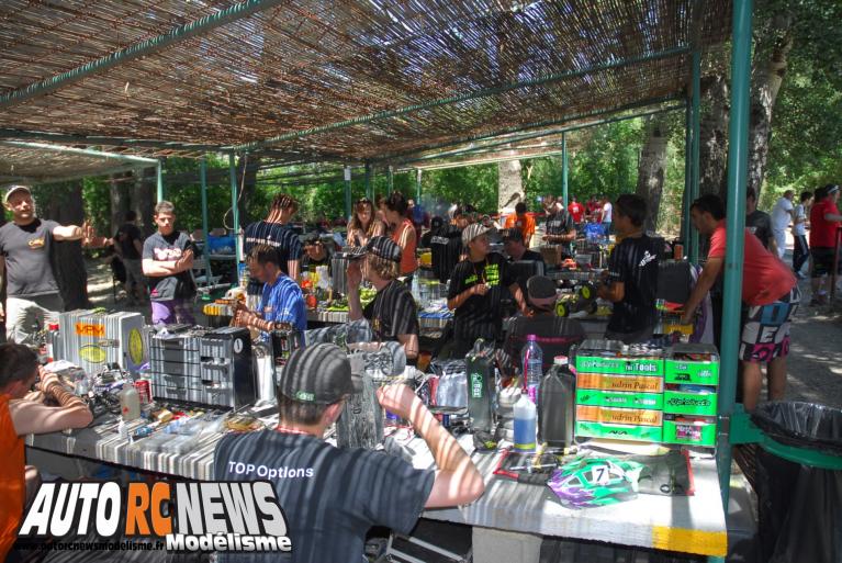4ème manche de CF TT 1/8ème thermique National à Pertuis les 22 et 23 juin 2013 sur la piste du mini bolide club pertuisien (mbcp). compétition de modélisme auto radiocommandée qui a vu la victoire revenir à jimmy weimann sur kyosho mp9.