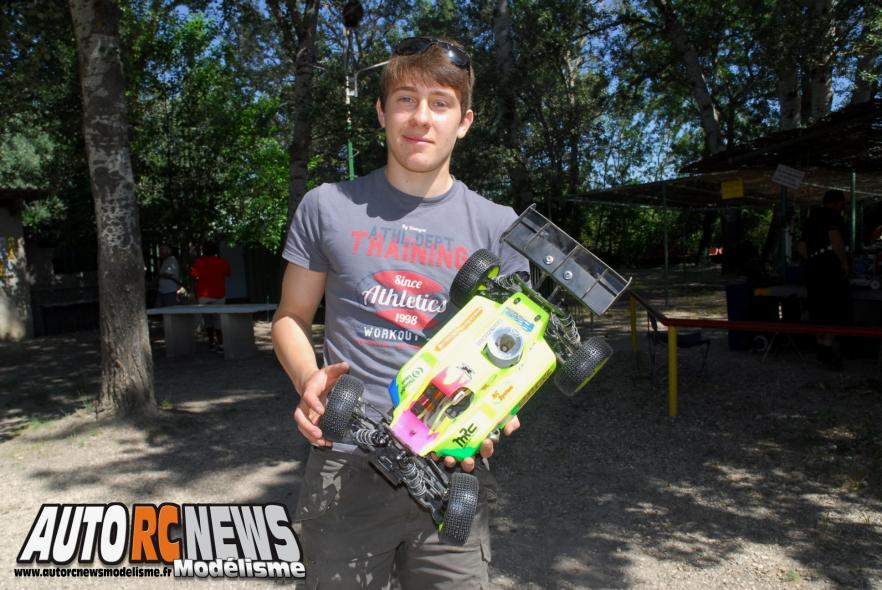 4ème manche de CF TT 1/8ème thermique National à Pertuis les 22 et 23 juin 2013 sur la piste du mini bolide club pertuisien (mbcp). compétition de modélisme auto radiocommandée qui a vu la victoire revenir à jimmy weimann sur kyosho mp9.