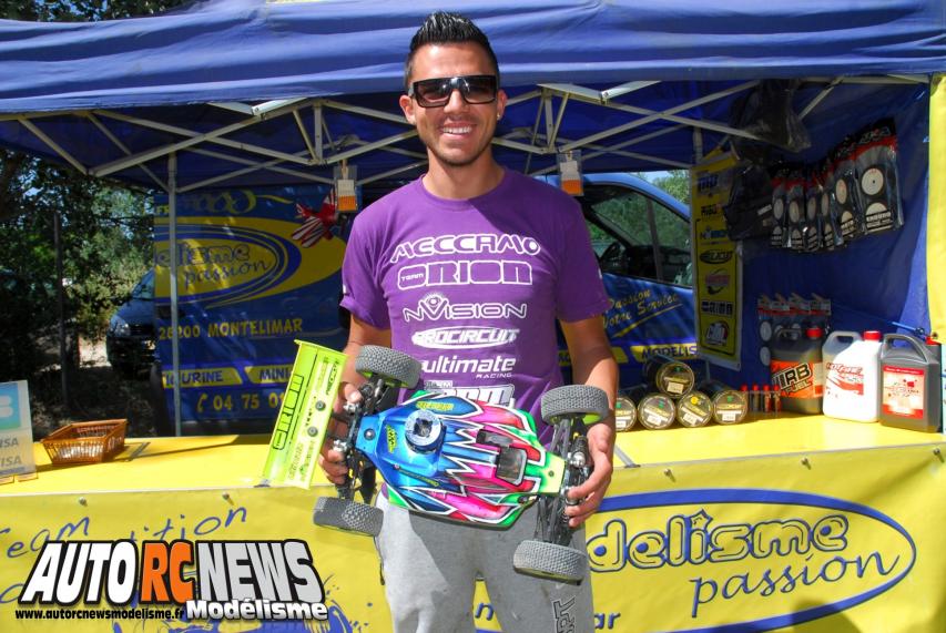 4ème manche de CF TT 1/8ème thermique National à Pertuis les 22 et 23 juin 2013 sur la piste du mini bolide club pertuisien (mbcp). compétition de modélisme auto radiocommandée qui a vu la victoire revenir à jimmy weimann sur kyosho mp9.