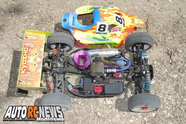 4ème manche de CF TT 1/8ème thermique National à Pertuis les 22 et 23 juin 2013 sur la piste du mini bolide club pertuisien (mbcp). compétition de modélisme auto radiocommandée qui a vu la victoire revenir à jimmy weimann sur kyosho mp9.