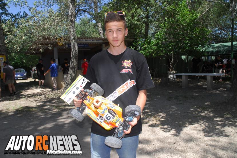 4ème manche de CF TT 1/8ème thermique National à Pertuis les 22 et 23 juin 2013 sur la piste du mini bolide club pertuisien (mbcp). compétition de modélisme auto radiocommandée qui a vu la victoire revenir à jimmy weimann sur kyosho mp9.