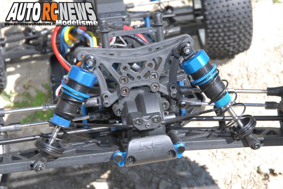lrp S10 tx bl blast2. nouveau truggy électrique brushless signé lrp. voiture de modélisme radiocommandé.
