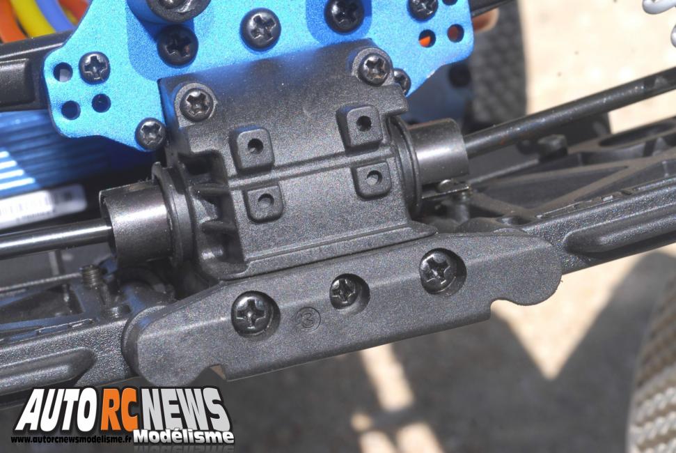 LRP S8 Rebel BXe 2.4 Ghz RTR. nouveau rebel S8 BXe signé lrp. Voiture de modélisme radiocommandé RTR à l'échelle 1/8ème propulsée par un moteur électrique brushless.