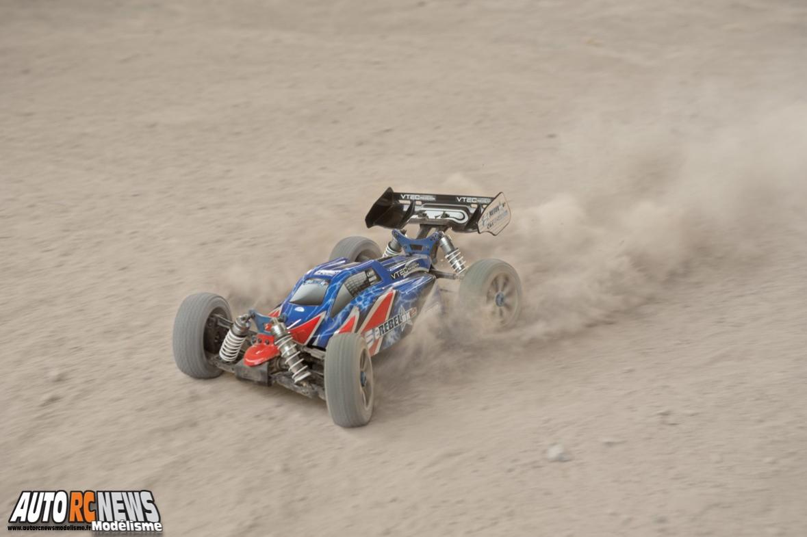 LRP S8 Rebel BXe 2.4 Ghz RTR nouveau rebel S8 BXe signé lrp. Voiture de modélisme radiocommandé RTR à l'échelle 1/8ème propulsée par un moteur électrique brushless.