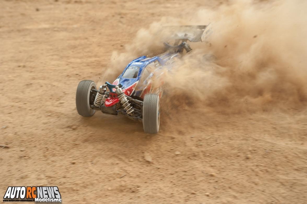 LRP S8 Rebel BXe 2.4 Ghz RTR nouveau rebel S8 BXe signé lrp. Voiture de modélisme radiocommandé RTR à l'échelle 1/8ème propulsée par un moteur électrique brushless.