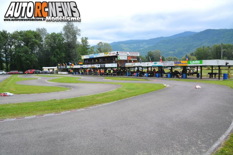 4ème CF Piste 1/5 Elite, FF, F1 à Grenoble qui s'est déroulée le 14 et 15 juin 2014 sur la piste du club RACG de Montbonnot. Reportage complet.