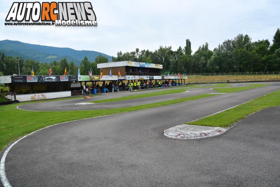 4ème CF Piste 1/5 Elite, FF, F1 à Grenoble qui s'est déroulée le 14 et 15 juin 2014 sur la piste du club RACG de Montbonnot. Reportage complet.