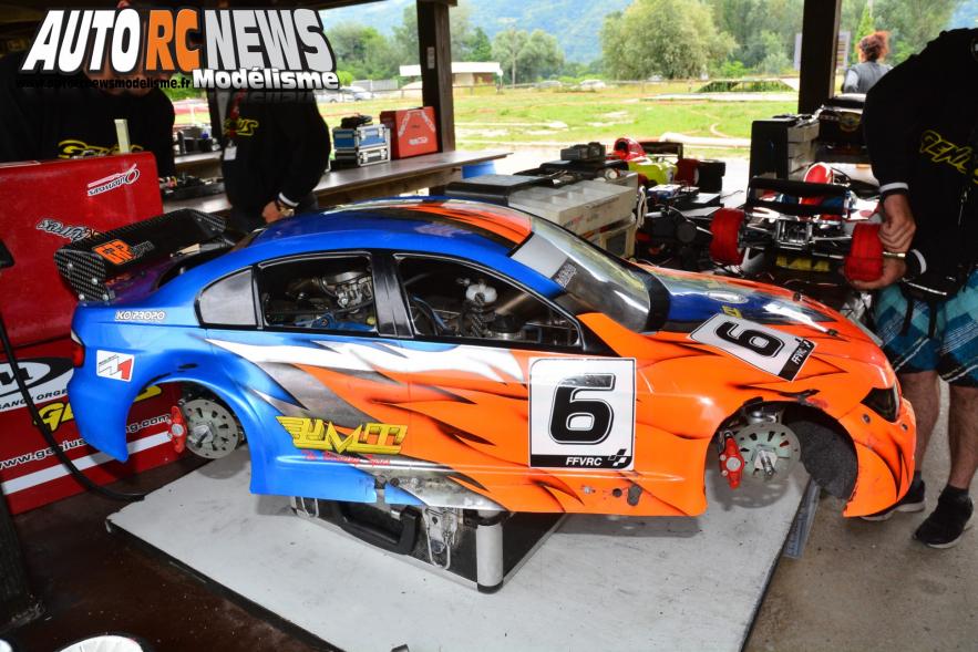 4ème CF Piste 1/5 Elite, FF, F1 à Grenoble qui s'est déroulée le 14 et 15 juin 2014 sur la piste du club RACG de Montbonnot. Reportage complet.