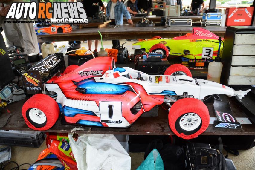 4ème CF Piste 1/5 Elite, FF, F1 à Grenoble qui s'est déroulée le 14 et 15 juin 2014 sur la piste du club RACG de Montbonnot. Reportage complet.