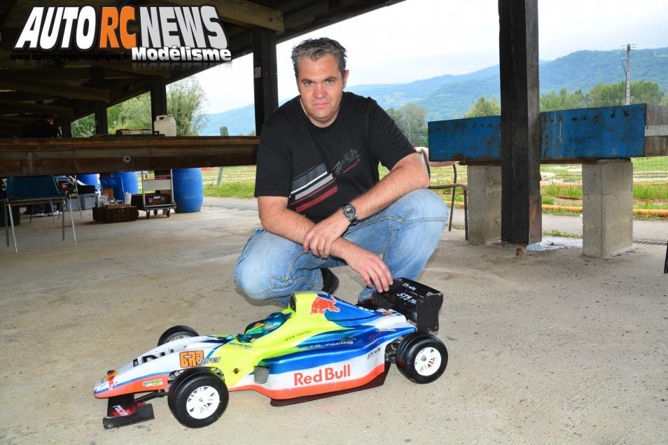 4ème CF Piste 1/5 Elite, FF, F1 à Grenoble qui s'est déroulée le 14 et 15 juin 2014 sur la piste du club RACG de Montbonnot. Reportage complet.
