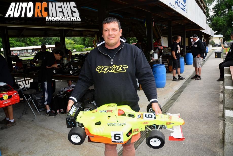 4ème CF Piste 1/5 Elite, FF, F1 à Grenoble qui s'est déroulée le 14 et 15 juin 2014 sur la piste du club RACG de Montbonnot. Reportage complet.