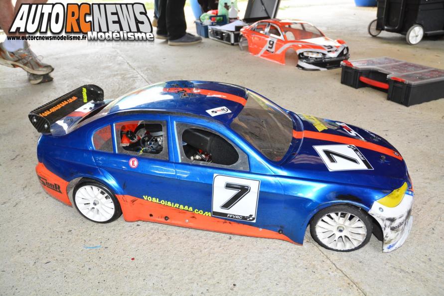 4ème CF Piste 1/5 Elite, FF, F1 à Grenoble qui s'est déroulée le 14 et 15 juin 2014 sur la piste du club RACG de Montbonnot. Reportage complet.