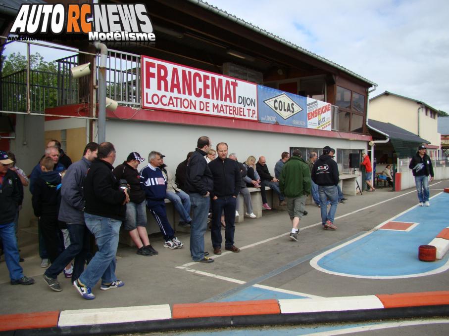 3ème CF Piste 1/5 Elite, National, F1 à Longvic au club mrcl. Victoire de Mathieu Brière en Elite, puis de Jérémy Hervouet en F1 et de Jason Legendre en National.