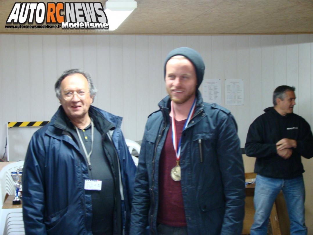 2ème CF Piste 1/5 Elite, National, FF à Angoulême sur la piste du club Arca16 les 26 et 27 avril 2014.