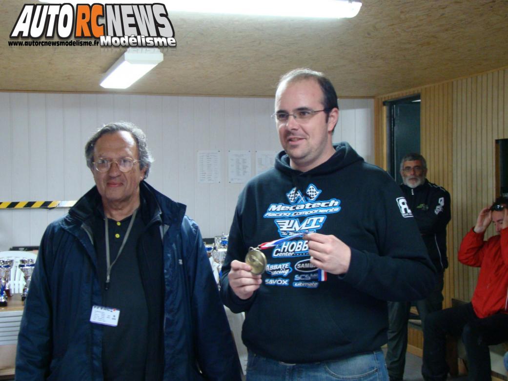 2ème CF Piste 1/5 Elite, National, FF à Angoulême sur la piste du club Arca16 les 26 et 27 avril 2014.