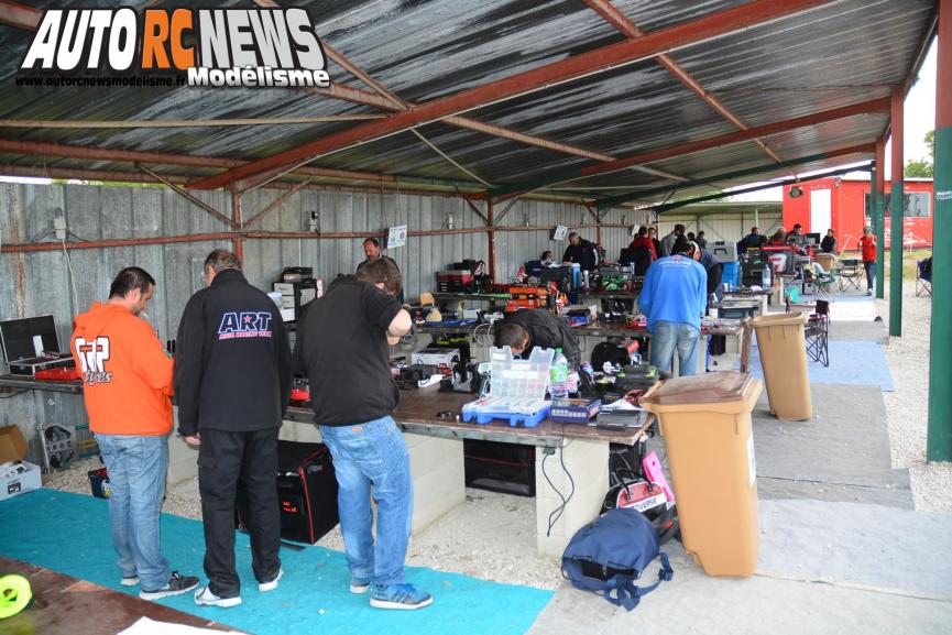 2ème CF Moto RC Monteux. compétition de motos radiocommandées qui s'est déroulée le 12 et 13 avril 2014 sur la piste jean nougier du club AMAC de monteux.