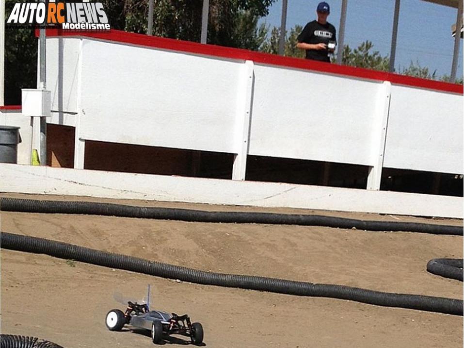 HB D413.Ty Tessmann du team HPI Racing teste le nouveau HB D413 à Hot Rod Loisirs en Californie du Sud. Il s'agit du futur nouveau châssis vedette 1/10ème électrique de la marque HB aux commandes duquel le pilote Canadien courra dès la semaine prochaine. modélisme. voiture radiocommandée hot bodies. HB D413.Ty Tessmann du team HPI Racing teste le nouveau HB D413 à Hot Rod Loisirs en Californie du Sud. Il s'agit du futur nouveau châssis vedette 1/10ème électrique de la marque HB aux commandes duquel le pilote Canadien courra dès la semaine prochaine. modélisme. voiture radiocommandée hot bodies.