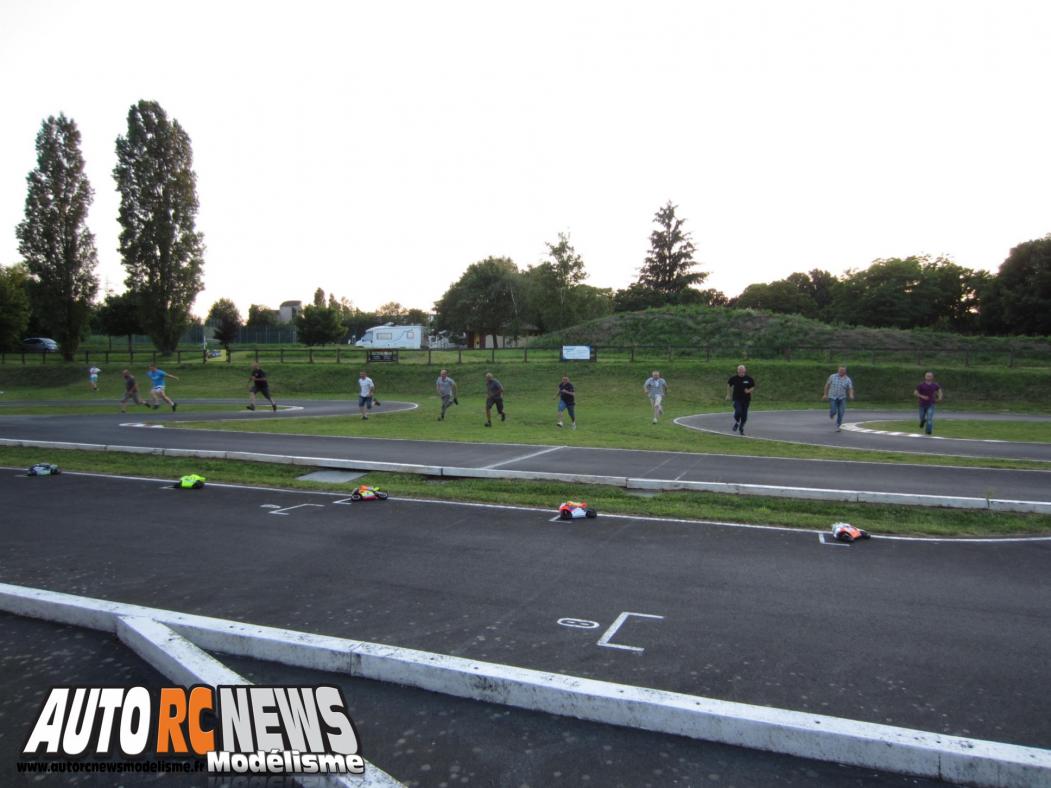 8 heures de Mâcon. endurance de motos radiocommandées. course de modélisme de moto rc sur la piste du clubde mâcon.