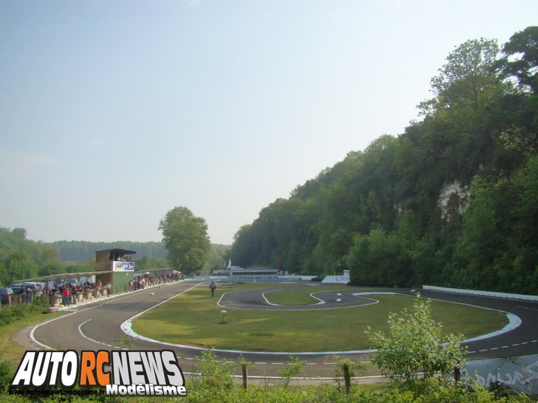 4ème CF Piste 1/5ème Tourisme Elite à Louviers. course de modélisme auto radiocommandé de piste à l'échelle 1/5ème. championnat de france. club automobile radio commandée crémonville (arcc)