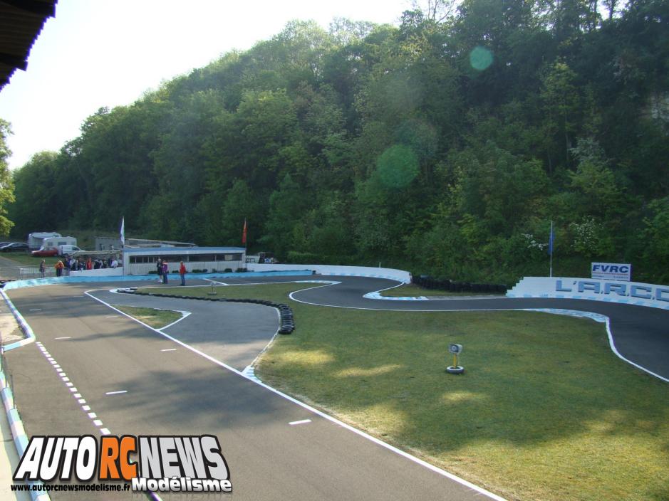 4ème CF Piste 1/5ème Tourisme Elite à Louviers. course de modélisme auto radiocommandé de piste à l'échelle 1/5ème. championnat de france. club automobile radio commandée crémonville (arcc)