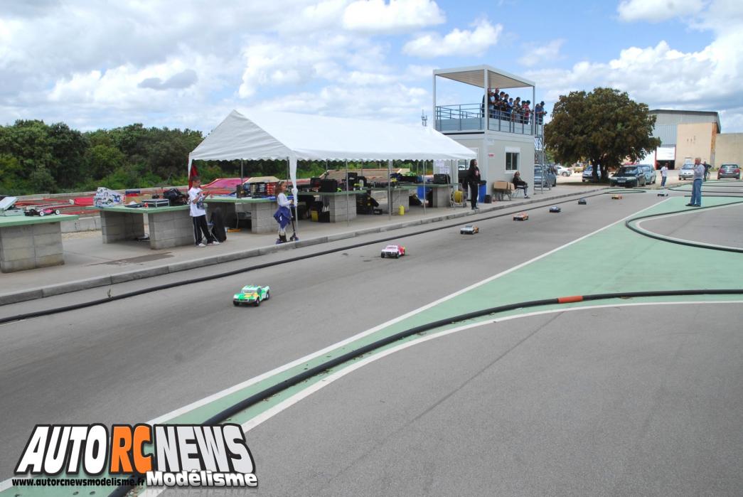 troisième manche du challenge hpi tour à orange. modélisme auto radiocommandé.