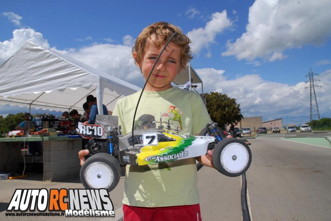 troisième manche du challenge hpi tour à orange. modélisme auto radiocommandé.