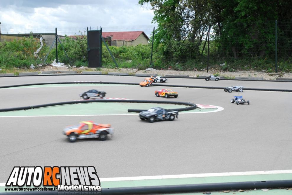 troisième manche du challenge hpi tour à orange. modélisme auto radiocommandé.