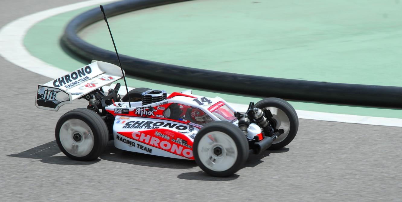 troisième manche du challenge hpi tour à orange. modélisme auto radiocommandé.