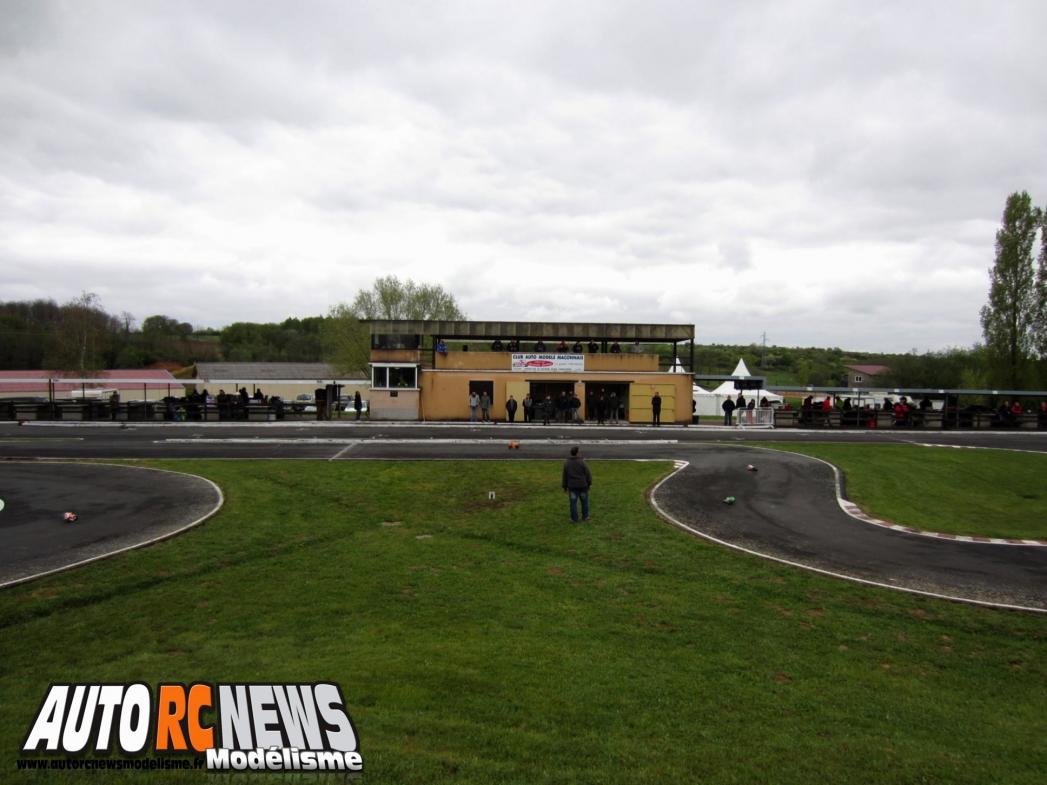1ère CF Moto RC Mâcon première manche du championnat de france de motos radiocommandées à mâcon. modelisme moto rc