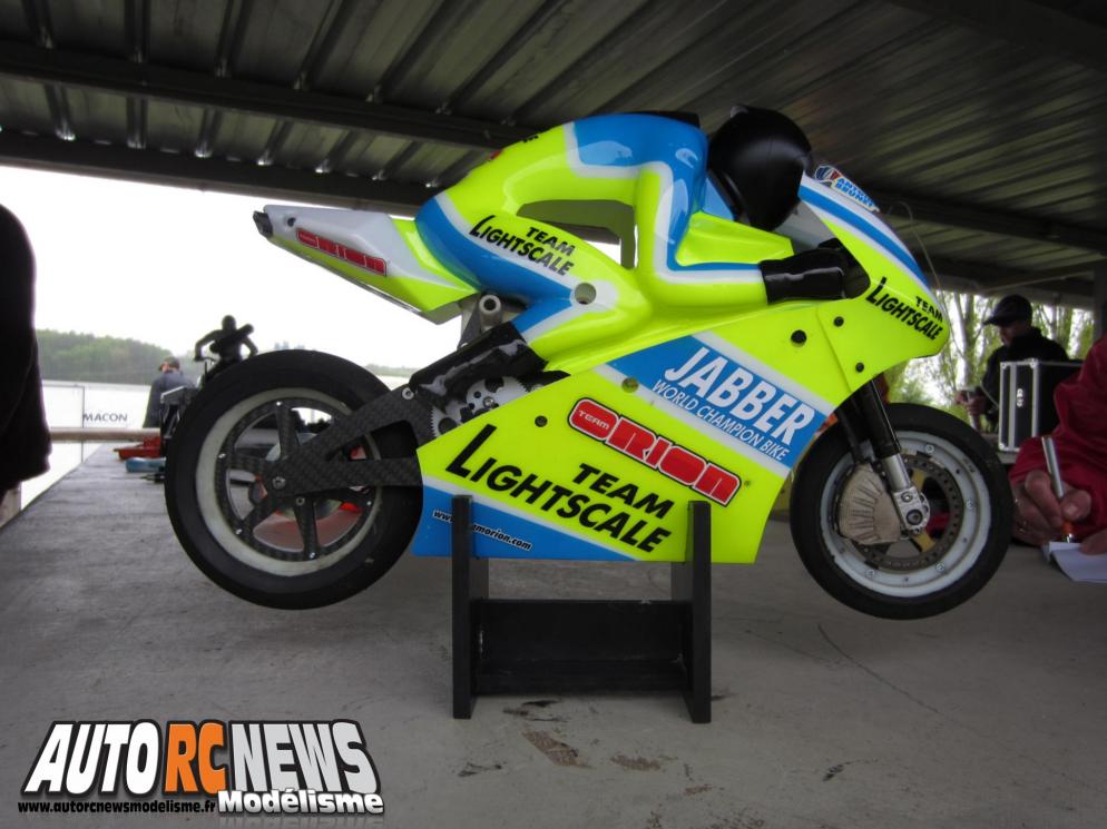 1ère CF Moto RC Mâcon première manche du championnat de france de motos radiocommandées à mâcon. modelisme moto rc