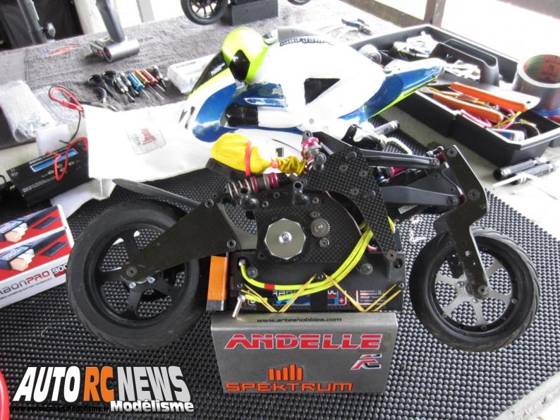 1ère CF Moto RC Mâcon première manche du championnat de france de motos radiocommandées à mâcon. modelisme moto rc
