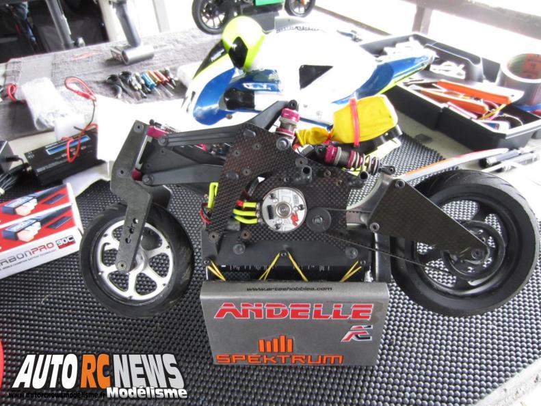 1ère CF Moto RC Mâcon première manche du championnat de france de motos radiocommandées à mâcon. modelisme moto rc